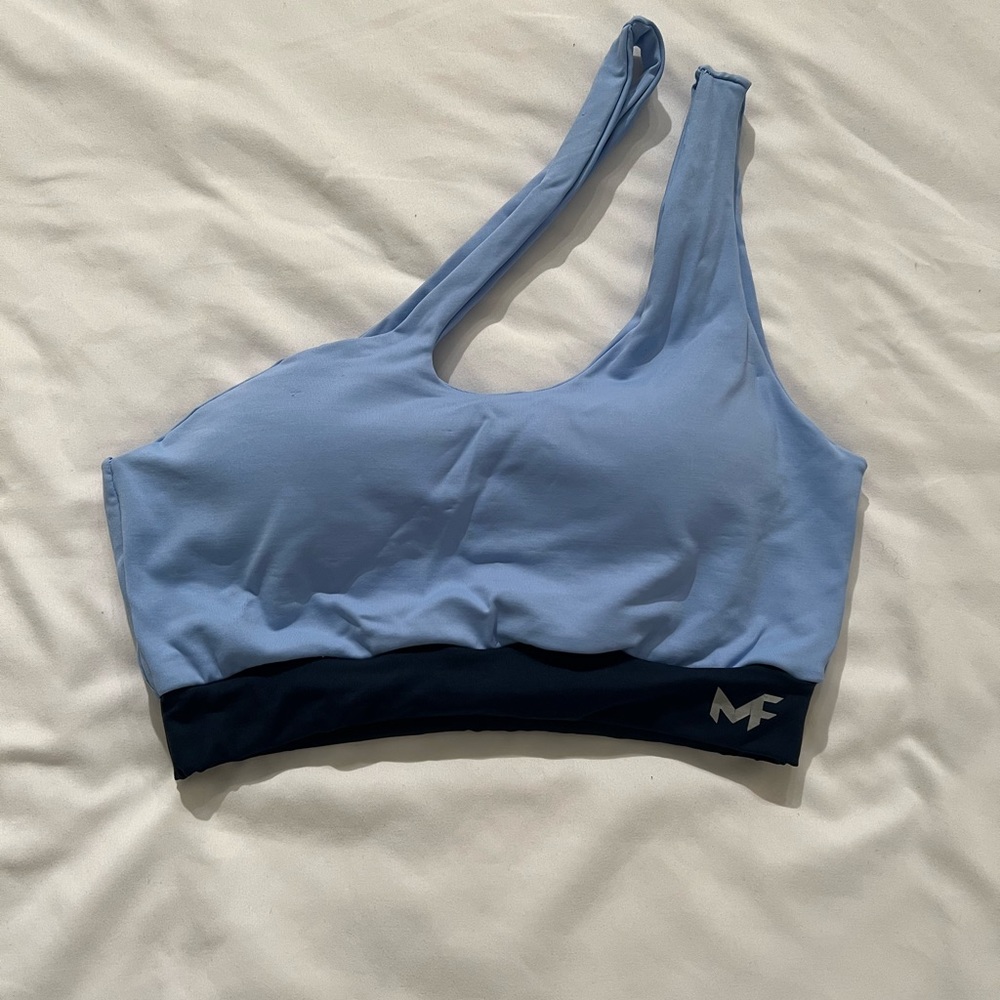 Blue gym too made in Brazil